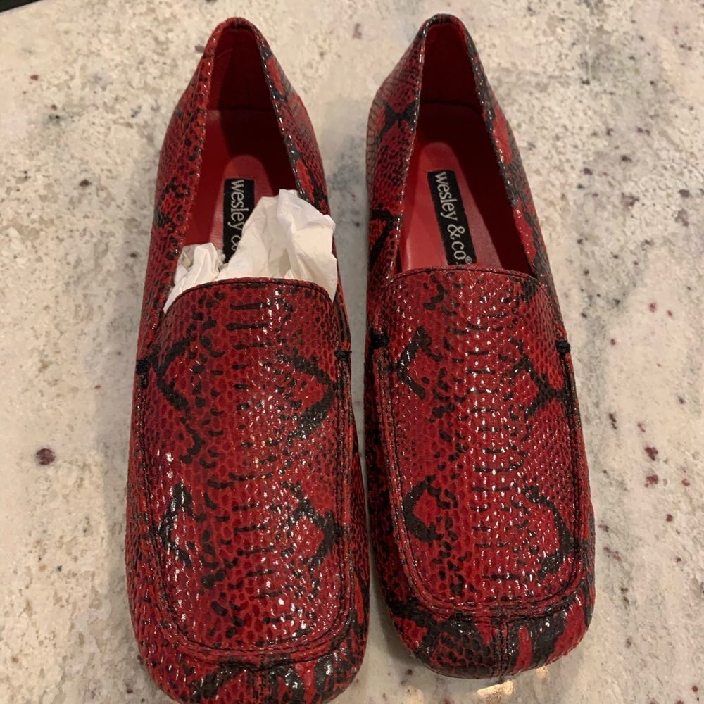 Wesley & Co Red Snake Embossed Leather Loafer 6.5